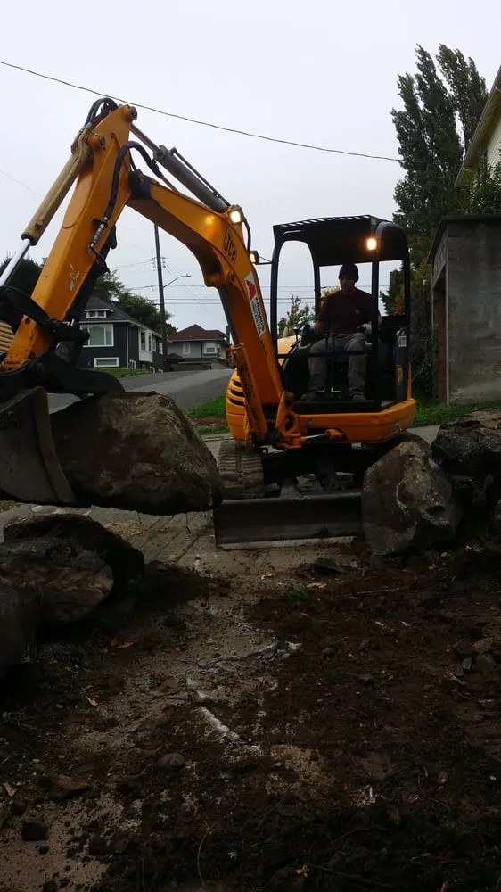 Custom yard maintenance experts serving Des Moines, WA - JCS Landscape