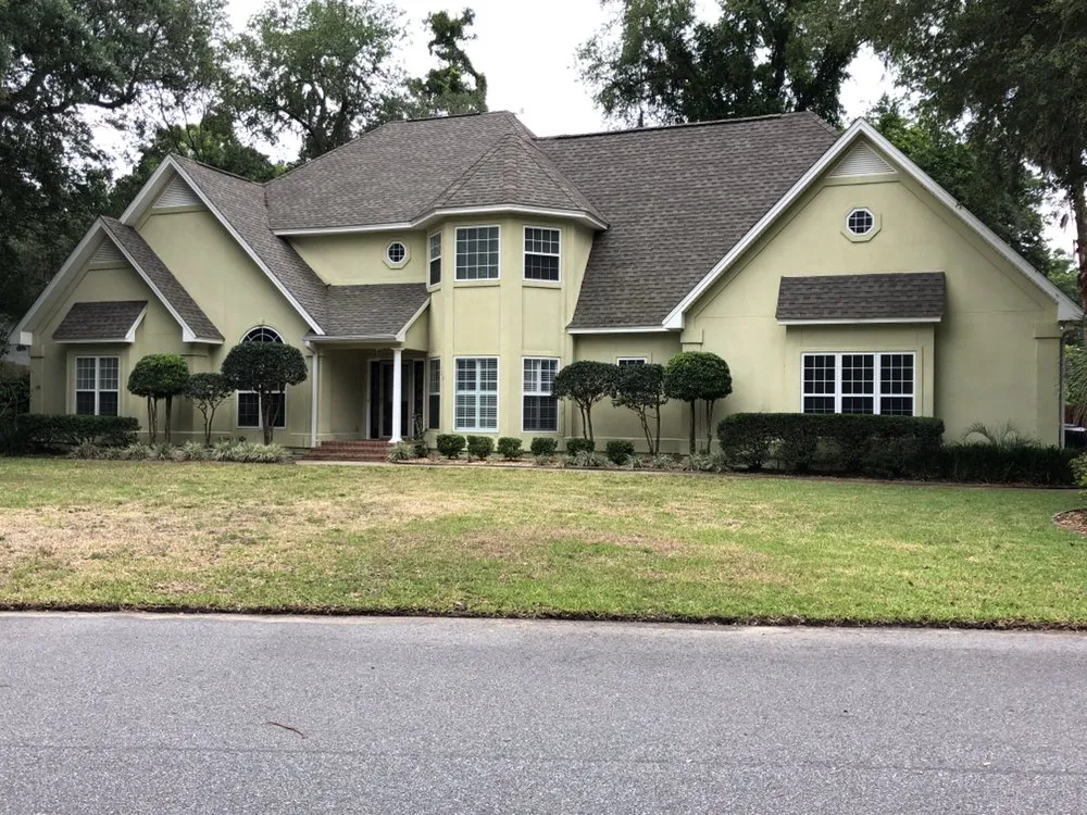 Local yard cleanup service for homes in Brunswick, GA by JC’s Lawn Care