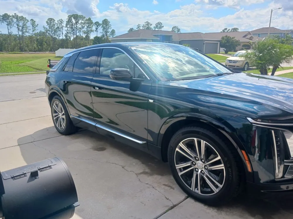 Professional yard maintenance in Dundee, FL by Jc's Mobile Carwash & Lawncare