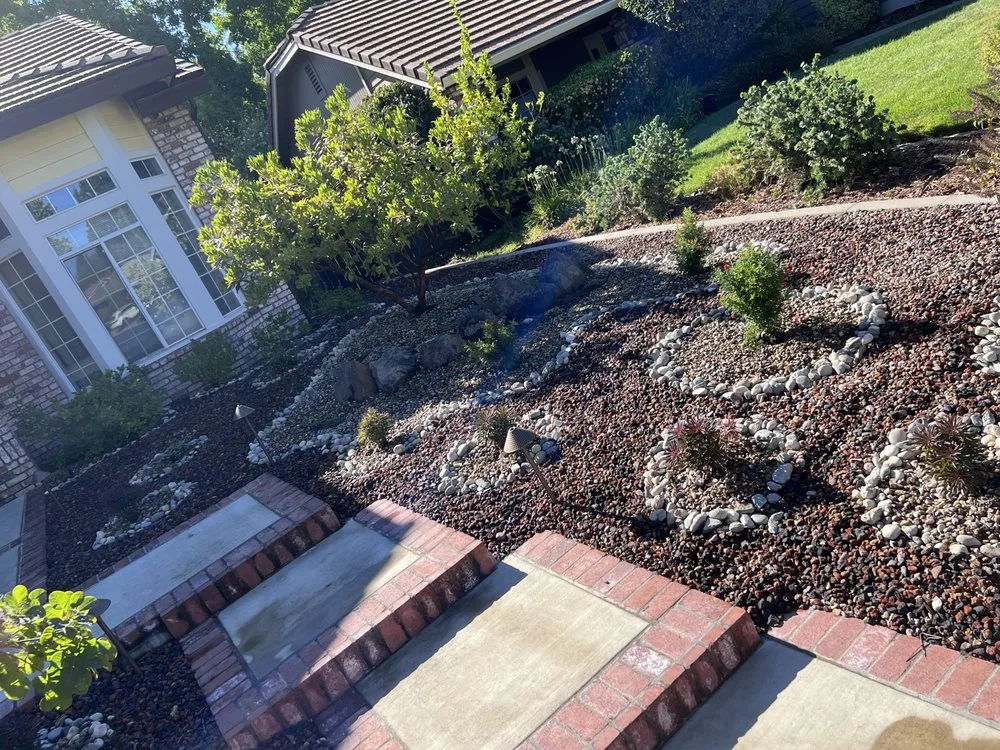 Expert yard maintenance near you in Sacramento, CA by JCVV Landscaping