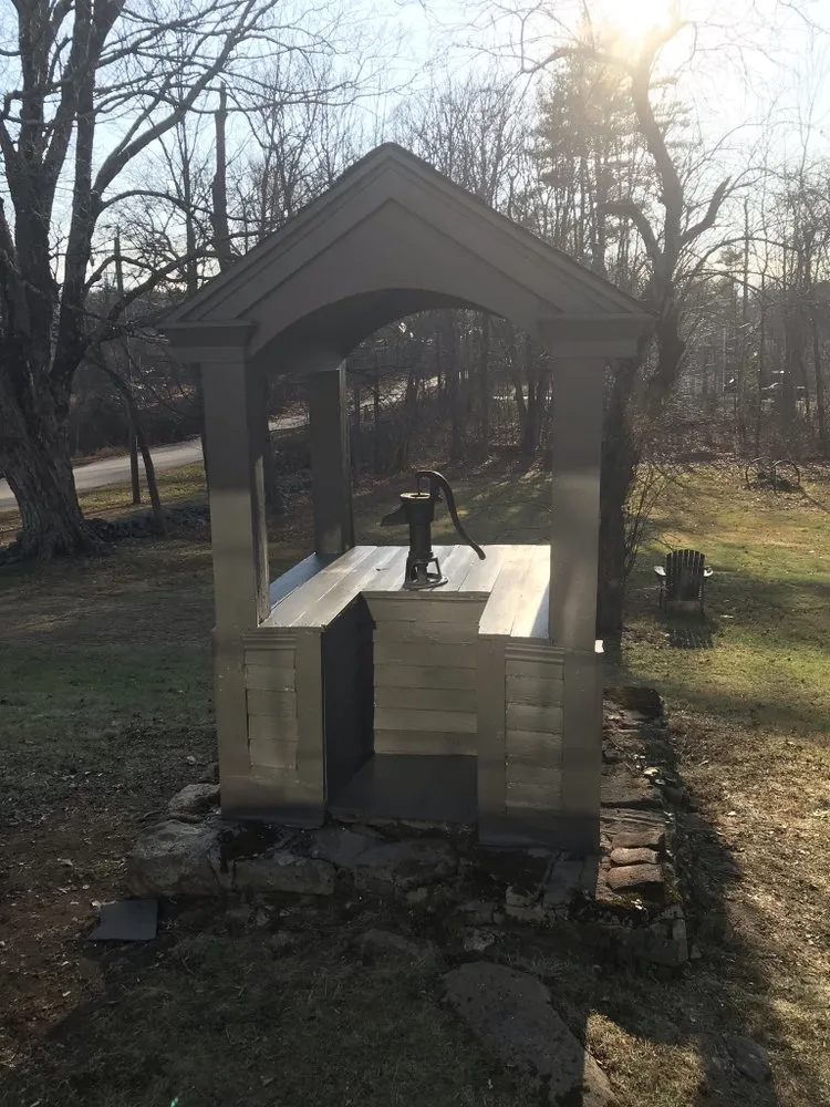 Custom lawn mowing service in Nashua, NH - J&D Abstract Design