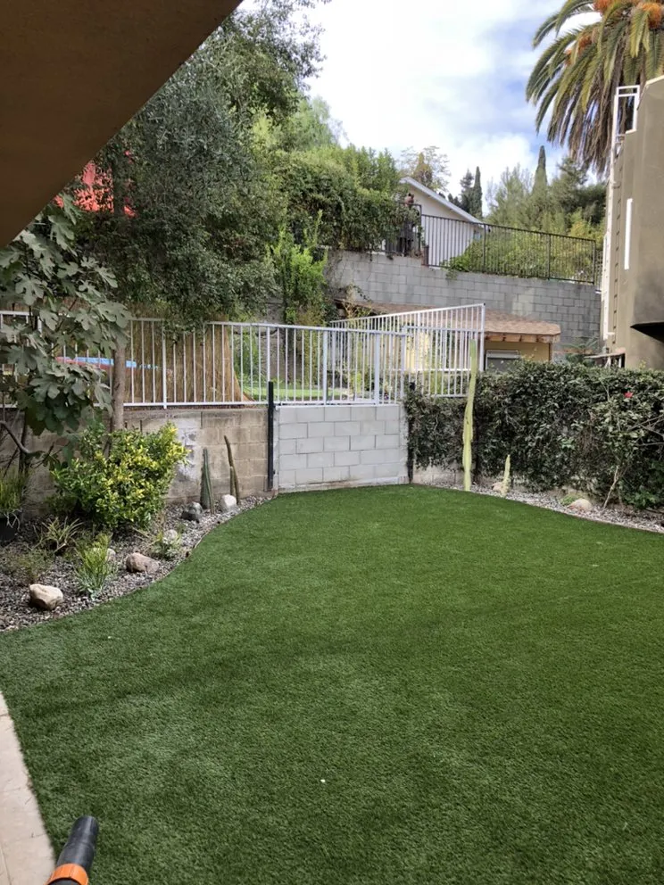 Reliable lawn mowing service experts serving Los Angeles, CA - JD gardening & tree service