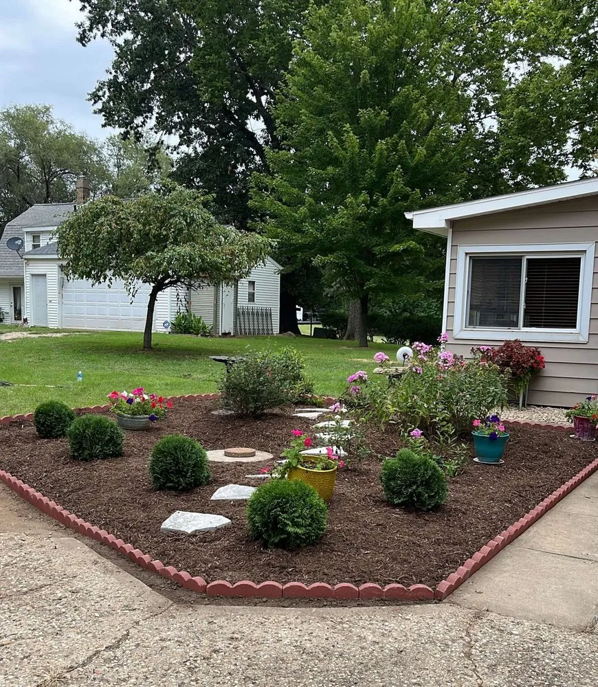 Expert residential landscaping in Chillicothe, IL - J&D Landscape
