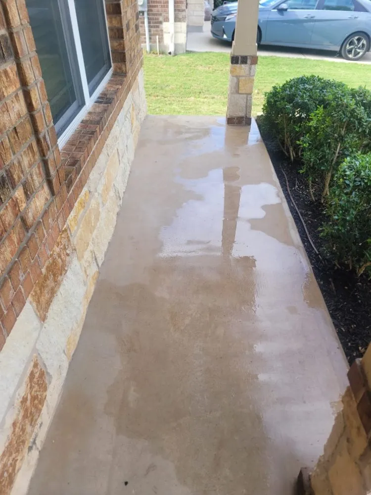 Affordable lawn care service for year-round maintenance across Round Rock, TX - JD Landscaper