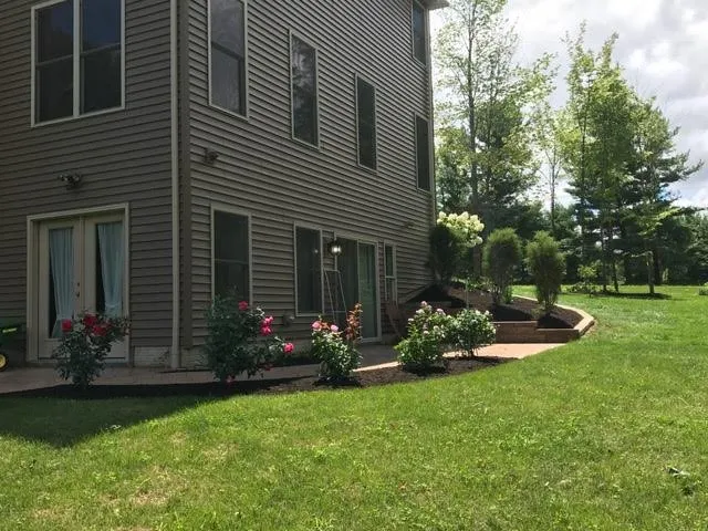 Custom lawn care service with custom design across Burton, OH - J&D Landscapes