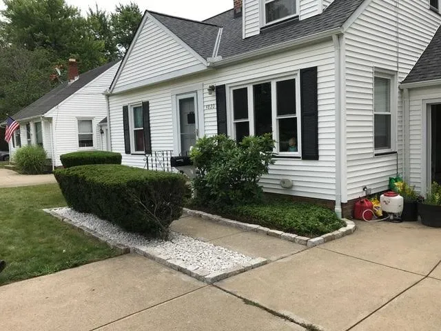 Professional lawn mowing service in Burton, OH - J&D Landscapes