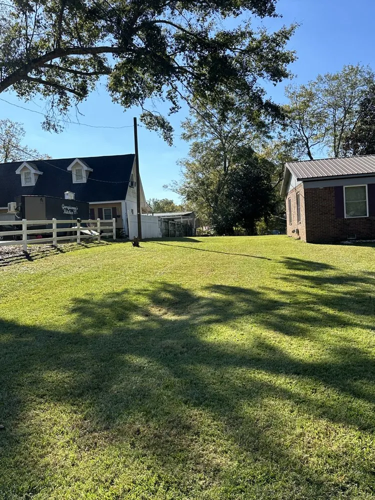 Professional yard cleanup service for homes in Orangeburg, SC by J&D Landscaping