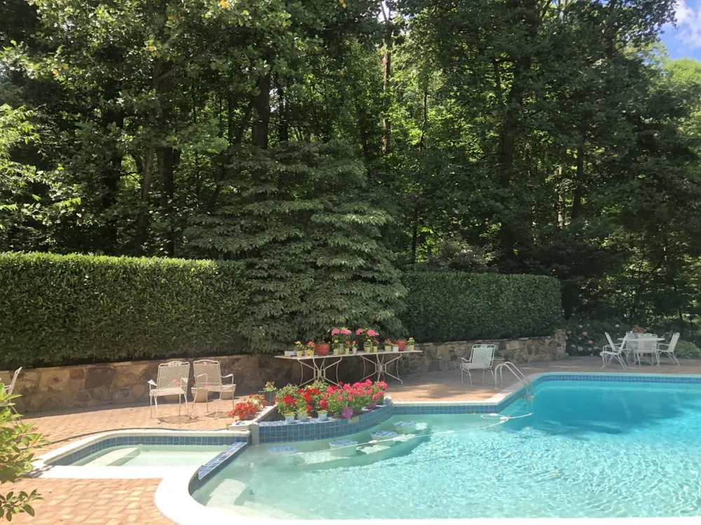 Trusted lawn mowing service in Silver Spring, MD - J&D Landscaping Services