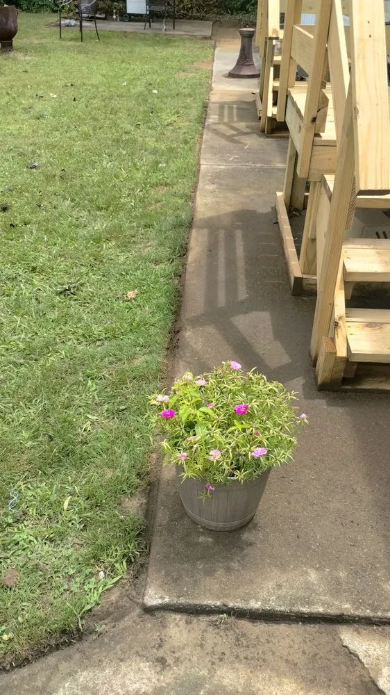 Reliable lawn care service with custom design in Holland, OH by JD Lawn & Landscape