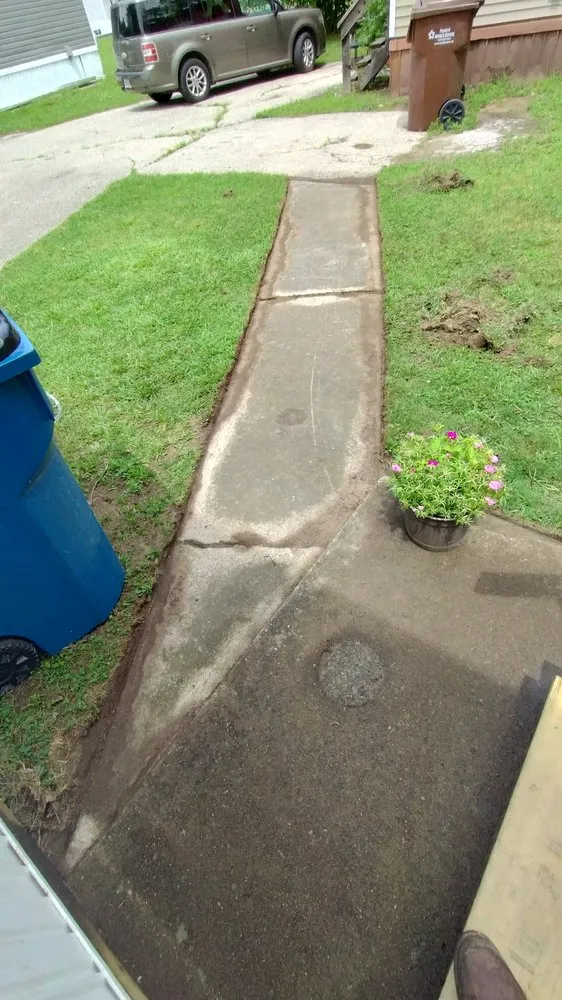 Trusted yard cleanup service for beautiful yards across Holland, OH - JD Lawn & Landscape