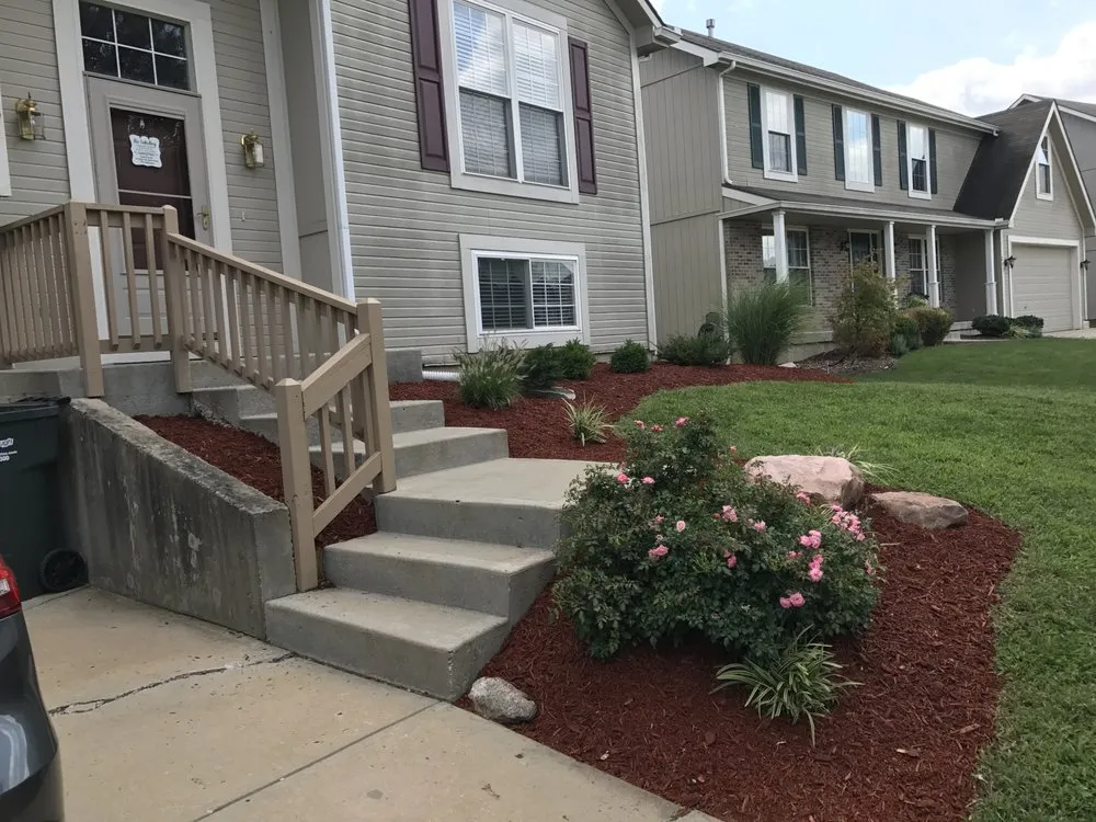 Reliable lawn care service in Lansing, KS - JD Lawn Care Services