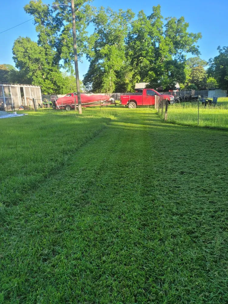 Affordable lawn mowing service experts serving Hazlehurst, GA - J&D Lopez Lawn & Landscaping Services