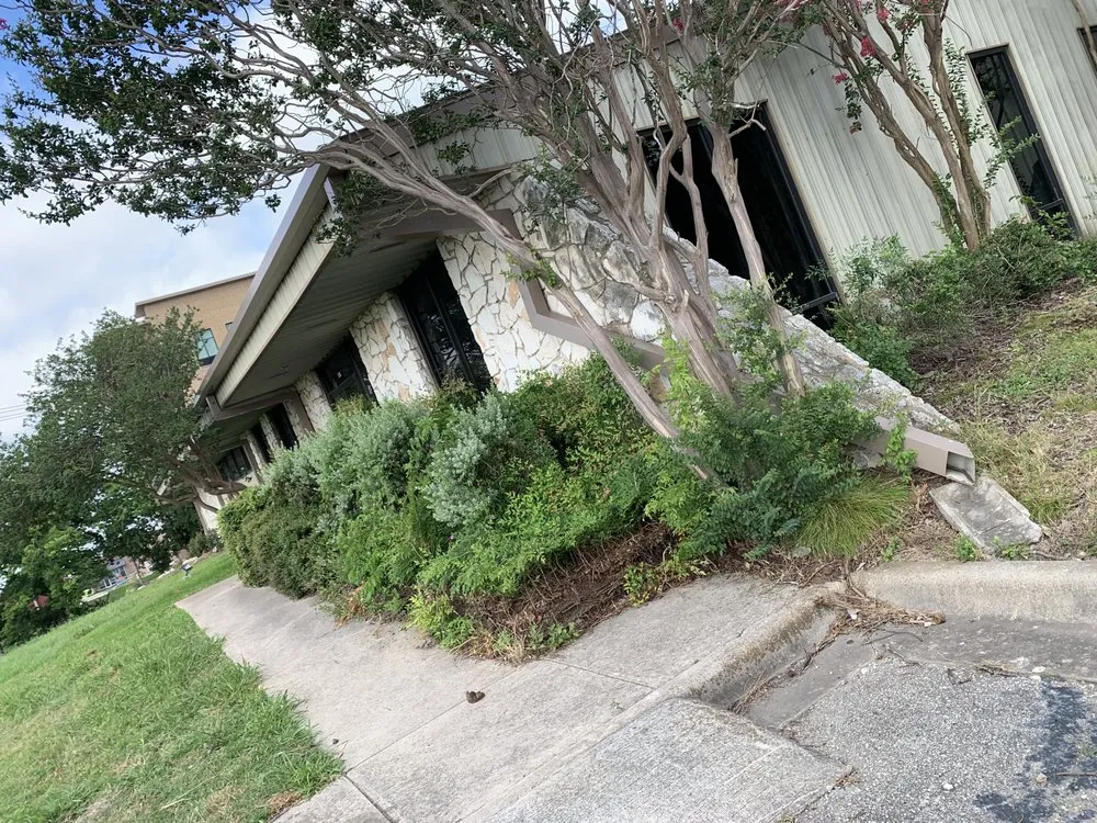 Custom lawn care service in Niederwald, TX by JDL Landscape Designs