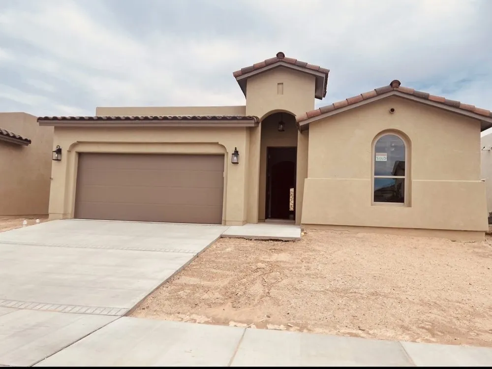 Professional lawn mowing service in El Paso, TX by JDM Landscape