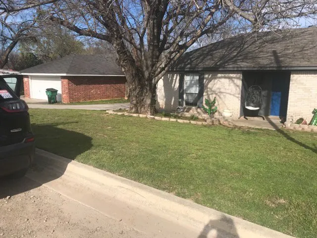 Expert yard maintenance in Weatherford, TX by JDM Lawn and Landscapes