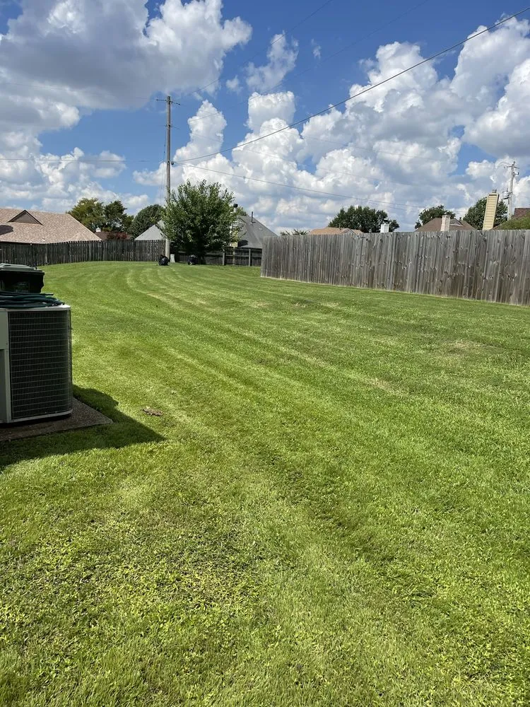 Affordable lawn mowing service in Walls, MS by JDM Yard Services and More