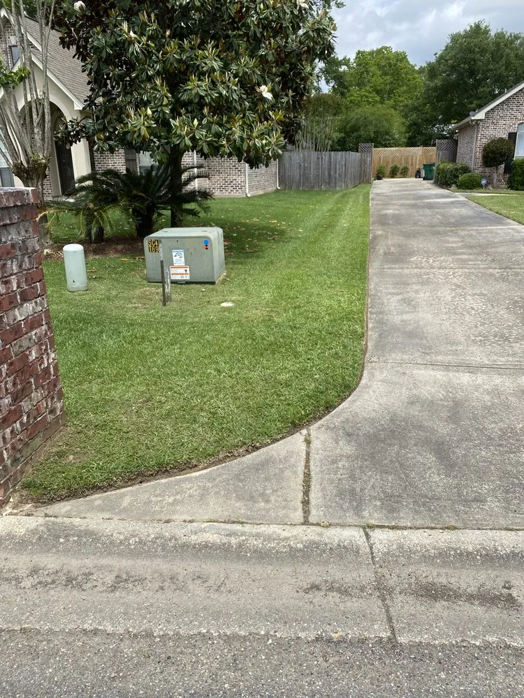 Reliable lawn care service in Picayune, MS by JD'S Lawn Care Service