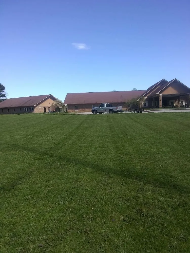 Expert yard maintenance experts serving Tallulah Falls, GA - JDS Lawncare And Maintenance