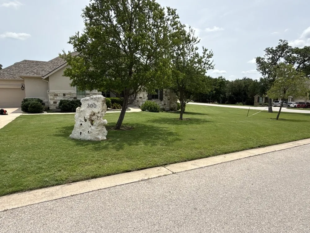 Top-rated yard cleanup service in Leander, TX by JDV Lawn and Tractor Service