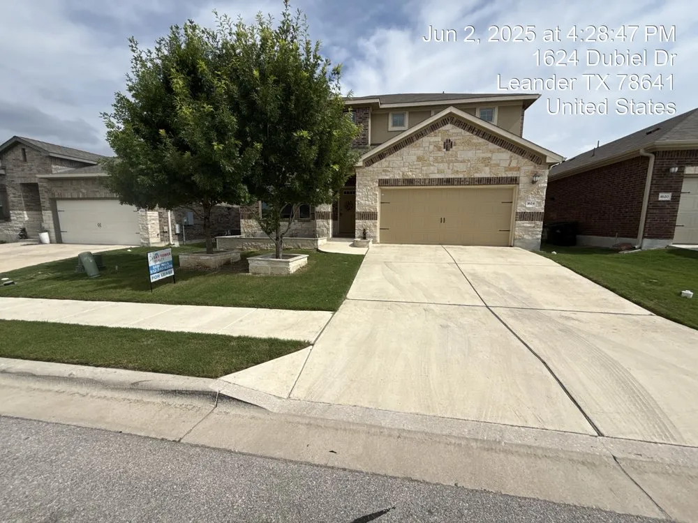 Top-rated yard cleanup service in Leander, TX by JDV Lawn and Tractor Service