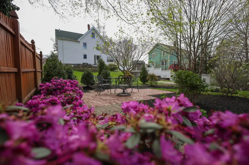 Affordable garden landscaping in Woburn, MA - J&E Corp