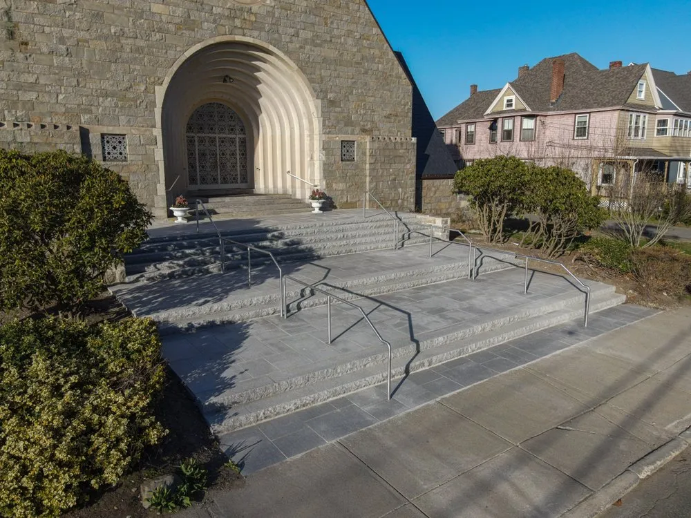 Reliable yard maintenance for beautiful yards across Woburn, MA - J&E Corp