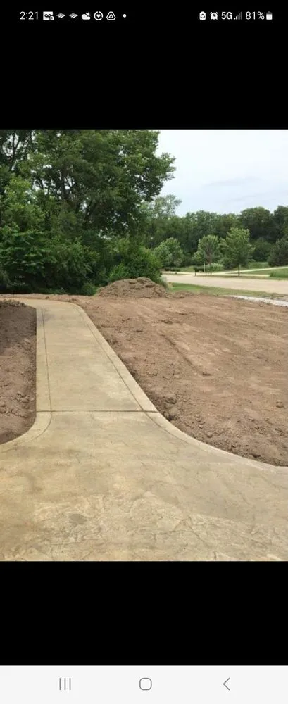 Top-rated landscaping services in Aurora, IL by J&E Hardscaping