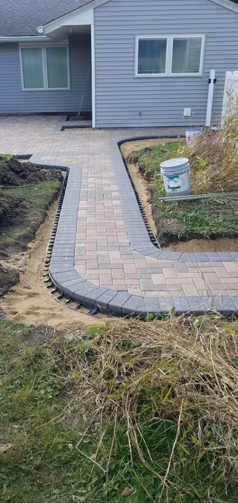 Local landscape installation experts serving Aurora, IL - J&E Hardscaping