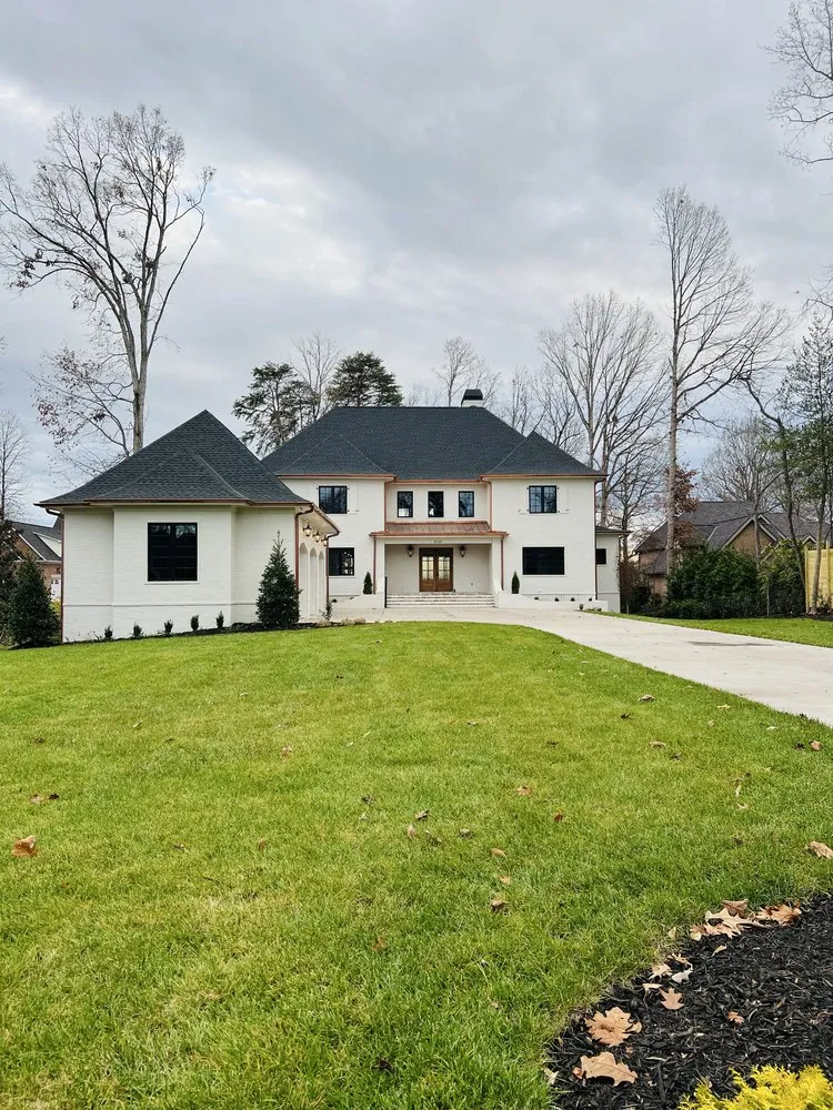 Affordable yard cleanup service for homes across Mooresville, NC - JE Improvements