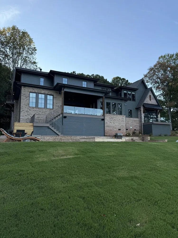 Expert lawn care service experts serving Mooresville, NC - JE Improvements