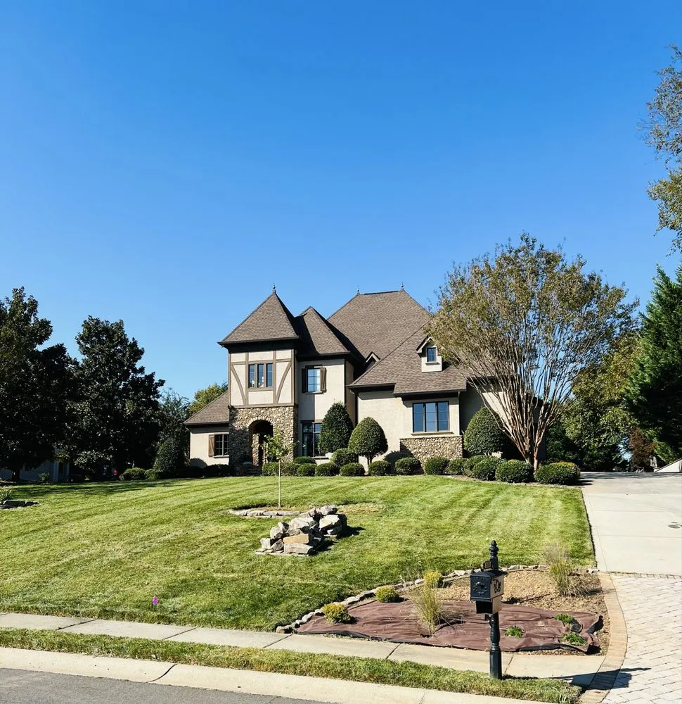 Reliable yard maintenance for year-round maintenance in Mooresville, NC by JE Improvements