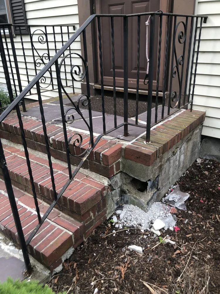 Custom yard maintenance for beautiful yards in Needham, MA by J&E Landscape