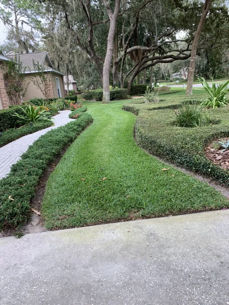 Expert lawn mowing service in Mulberry, FL - J.E Landscaping sevice