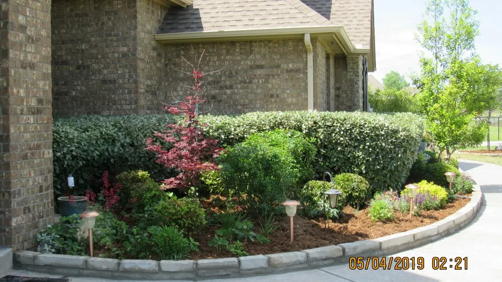 Custom residential landscaping experts serving Oklahoma city, OK - J&E Lawn Landscaping