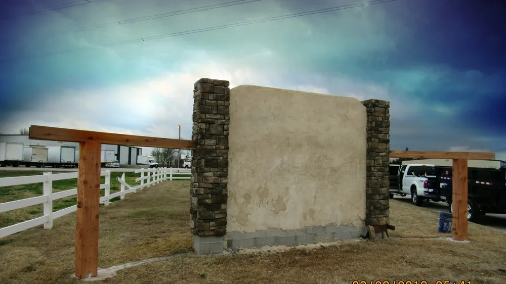 Reliable garden landscaping in Oklahoma city, OK by J&E Lawn Landscaping