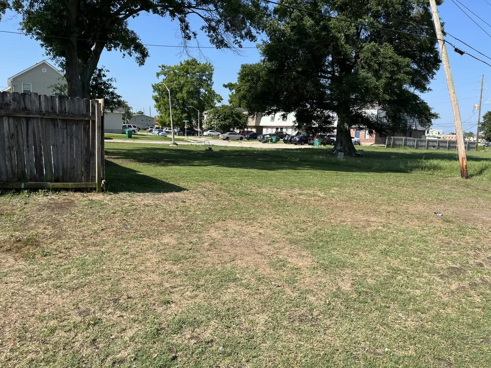 Local yard maintenance for outdoor upgrades in Harvey, LA by JE Lawn Service