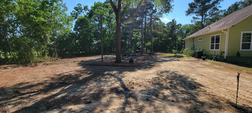 Reliable lawn mowing service experts serving Crosby, TX - JE Premium Services