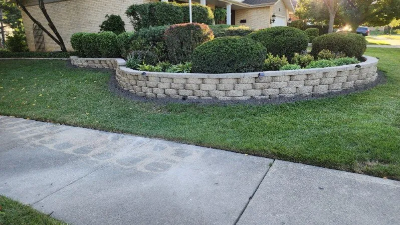 Affordable outdoor landscaping for homes across Carpentersville, IL - J&E professional landscaping