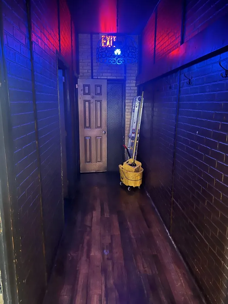 Professional yard maintenance experts serving Brooklyn, NY - J&E Professional Services