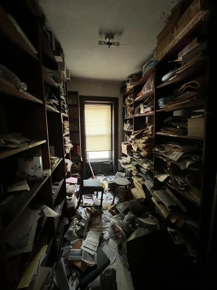 Professional yard cleanup service experts serving Brooklyn, NY - J&E Professional Services