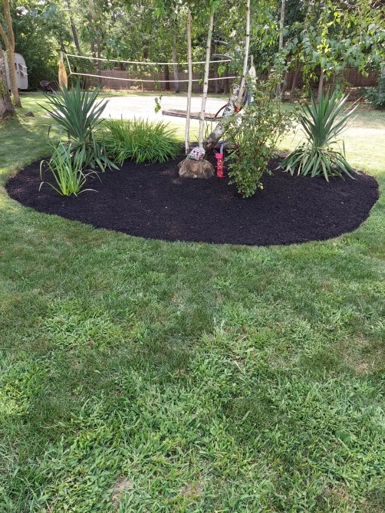 Custom yard maintenance experts serving Central Islip, NY - JE Tree & Landcaping Service