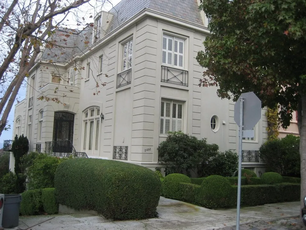 Custom yard cleanup service for year-round maintenance in San Francisco, CA by Jean Pierre Gardening