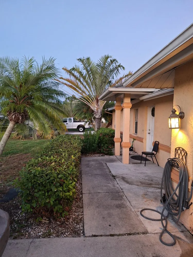 Affordable yard cleanup service in Port Charlotte, FL - Jeans Mean & Clean Lawn Services