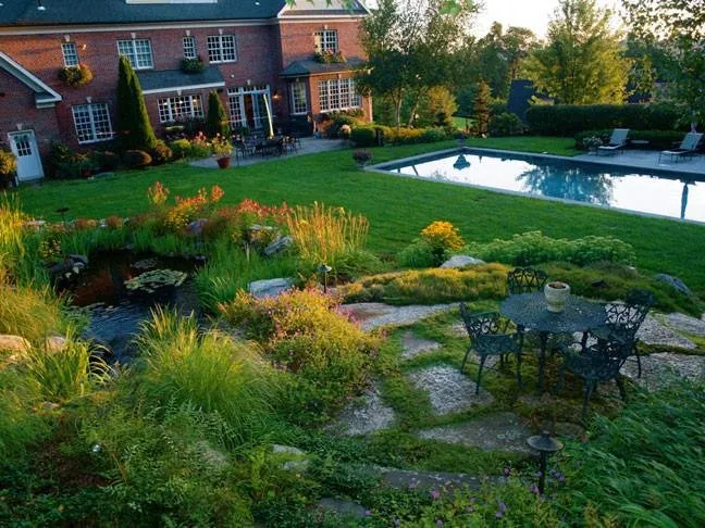Professional lawn care service for residential properties in East Hartford, CT by Jeff Hodges Landscapes Contractor
