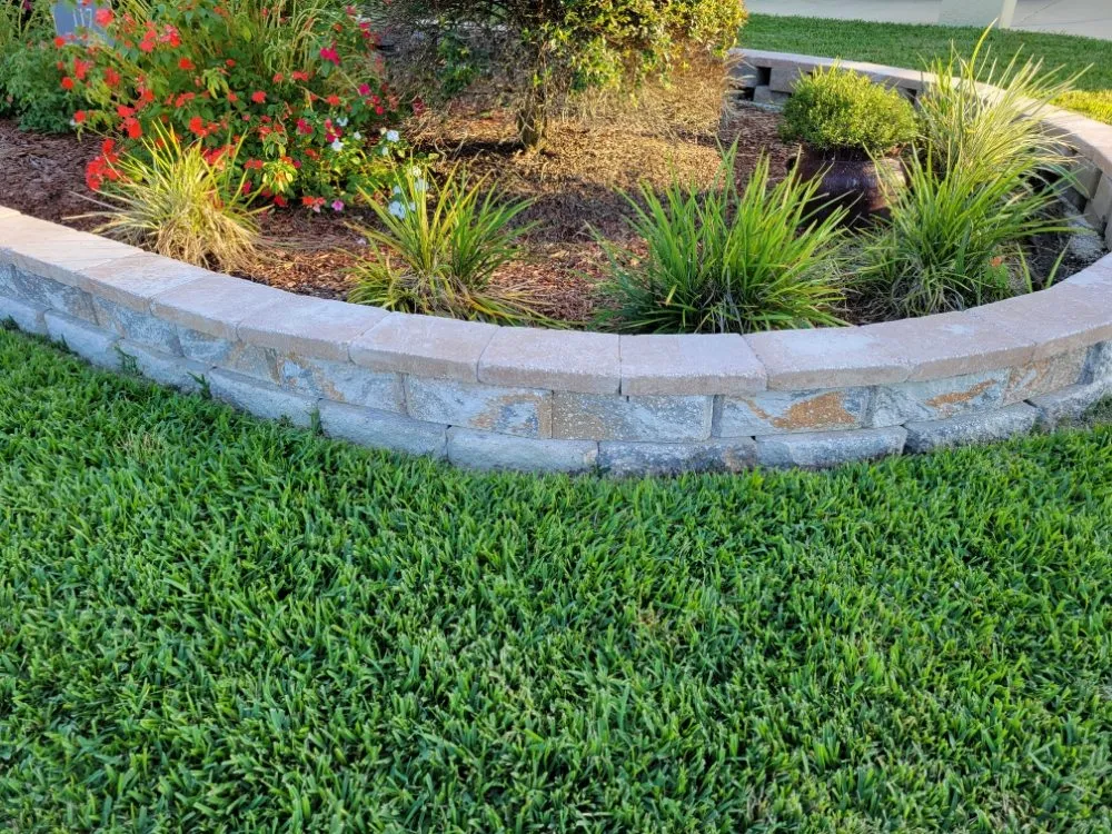 Custom lawn mowing service in Ormond Beach, FL - Jeff Shults Landscapes