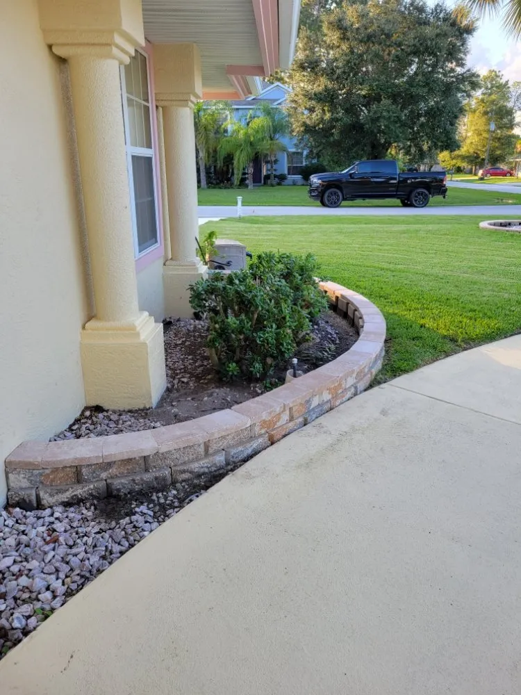 Custom lawn care service experts serving Ormond Beach, FL - Jeff Shults Landscapes