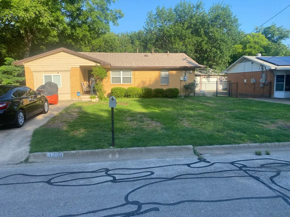 Custom yard cleanup service experts serving Denton, TX - Jeffrey Boys Lawn Barbers