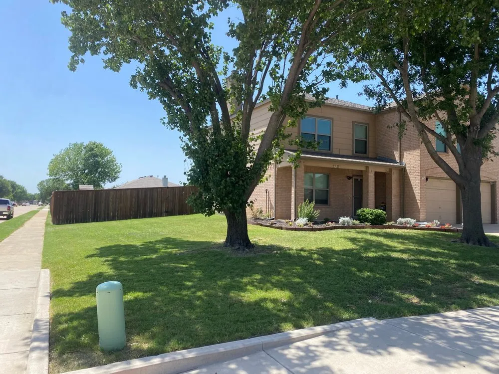 Professional lawn care service experts serving Denton, TX - Jeffrey Boys Lawn Barbers