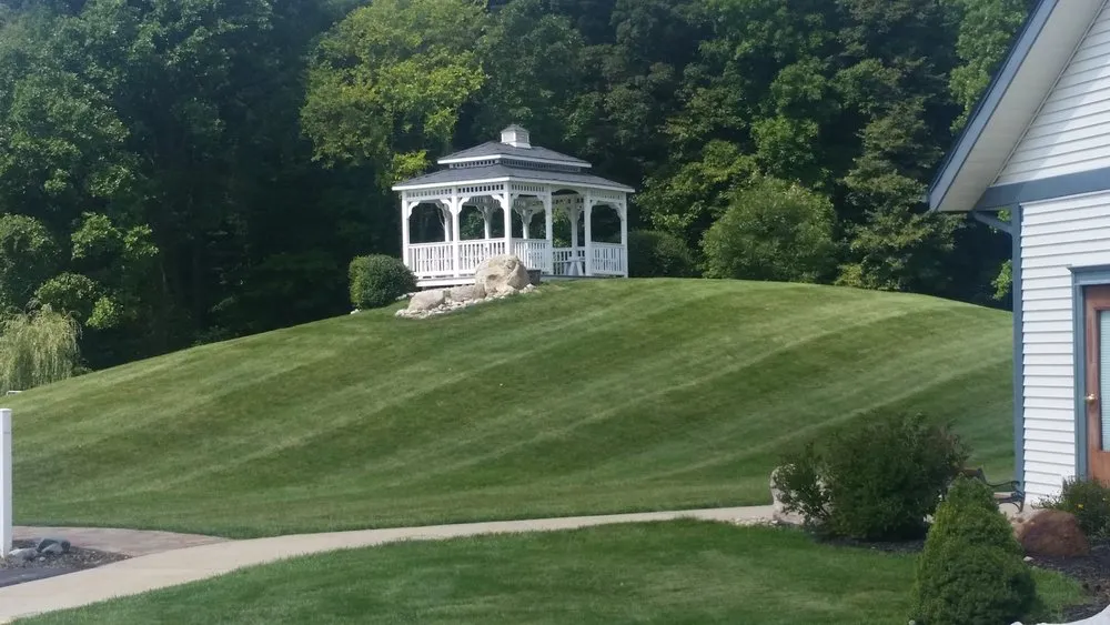 Reliable yard cleanup service experts serving Avilla, IN - Jeffrey Dunno Lawn Care Service