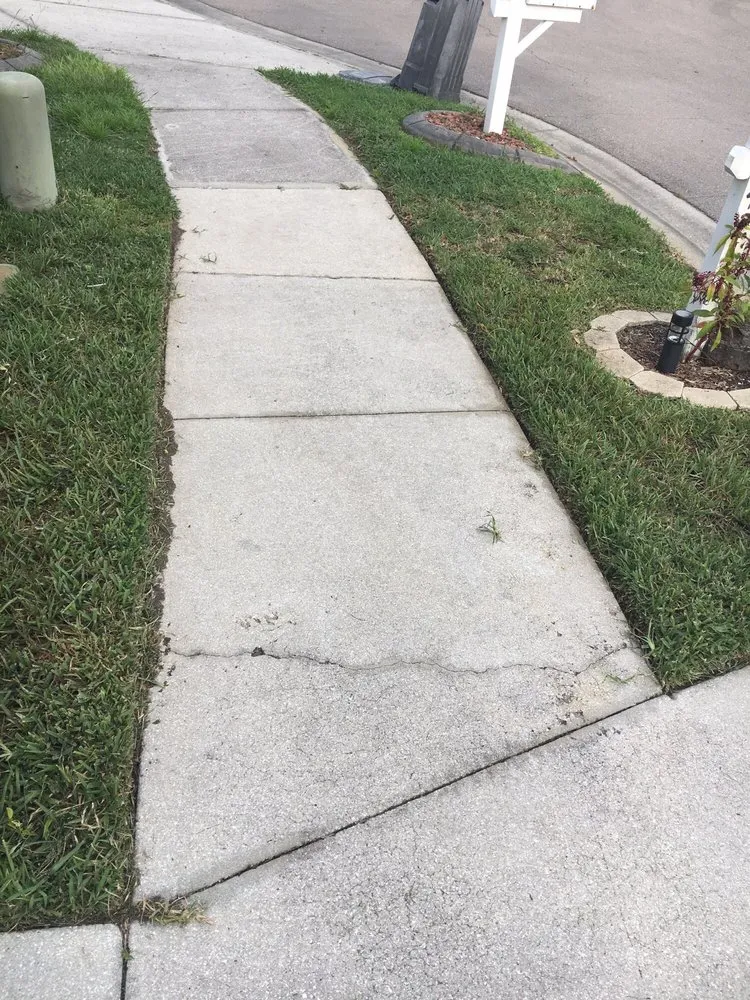 Expert lawn care service for beautiful yards across Bradenton, FL - Jeffrey's Lawn Service